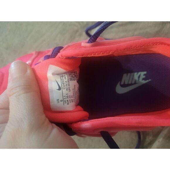 Nike Air Vapormax Plus Bright Crimson Size 6 Neon Running Athletic Sneaker‎ - Picture 7 of 8